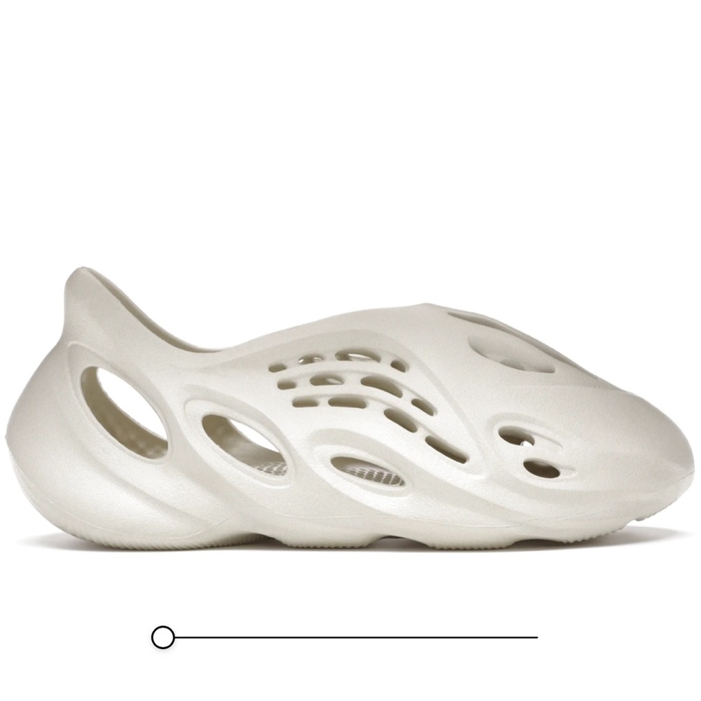 SOLD Yeezy Foam Runner 'Sand' – Size US 8 M